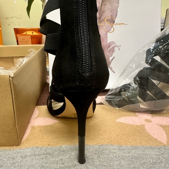 Black beautiful very comfortable 6.5 Jessica Simpson heels 👠 only worn once! - Picture 3 of 4